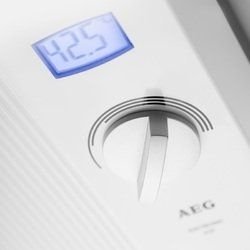 Aeg DDLE LCD 18/21/24 с дисплеем компактный водонагреватель