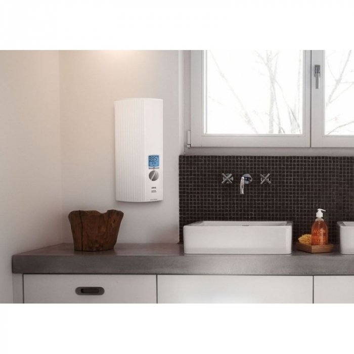 Aeg DDLE LCD 18/21/24 с дисплеем компактный водонагреватель