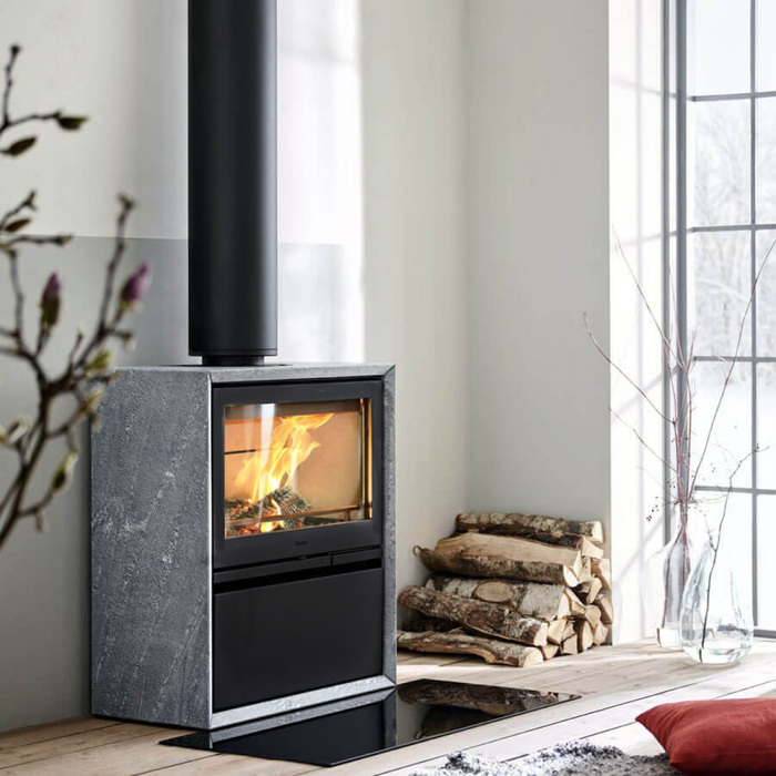 Contura 320T, талькомагнезит, чугунная дверца, черный печь-камин