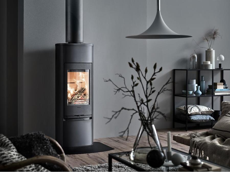 Contura 890:1 Style, чугунная дверца, черный печь-камин