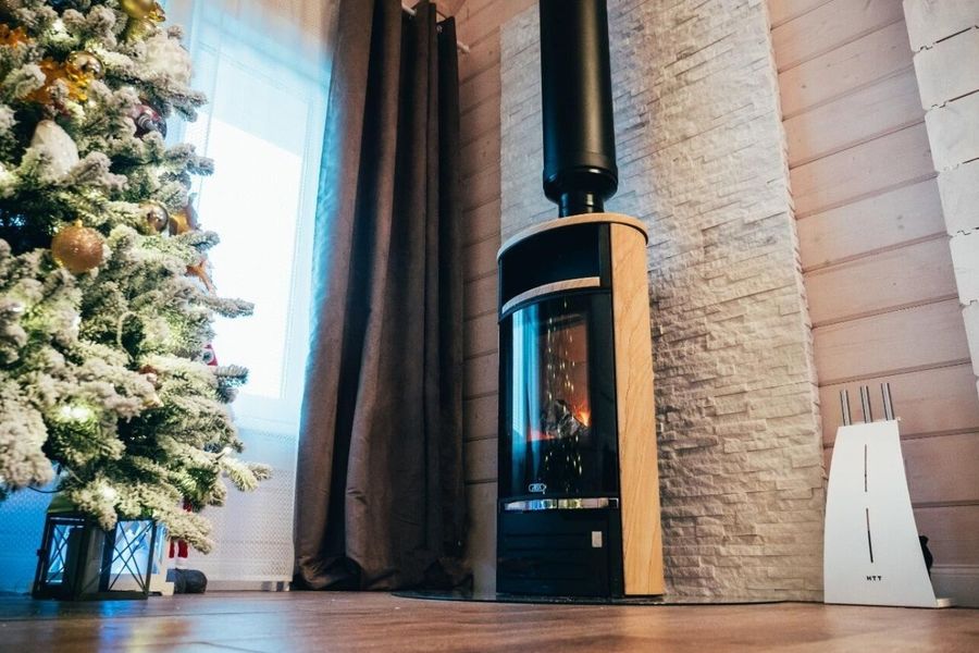 ABX Atlantik 7 III черная сталь, бразильский песчаник, с верхней плитой дровяная печь