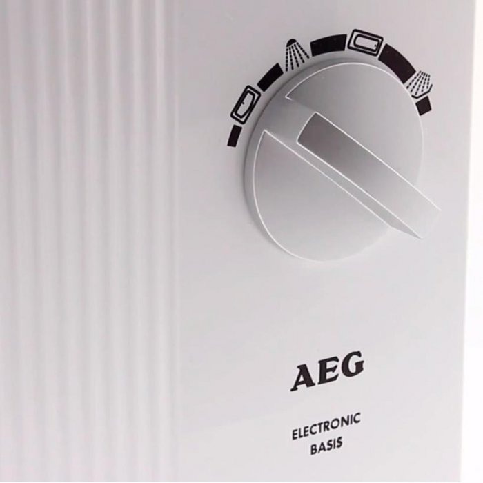 Aeg DDLE Basis 27 на стену напорный водонагреватель