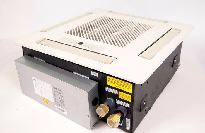 Aeronik AFP 200 XD/B-T с панелью ATB03 кассетный фанкойл до 16 кВт