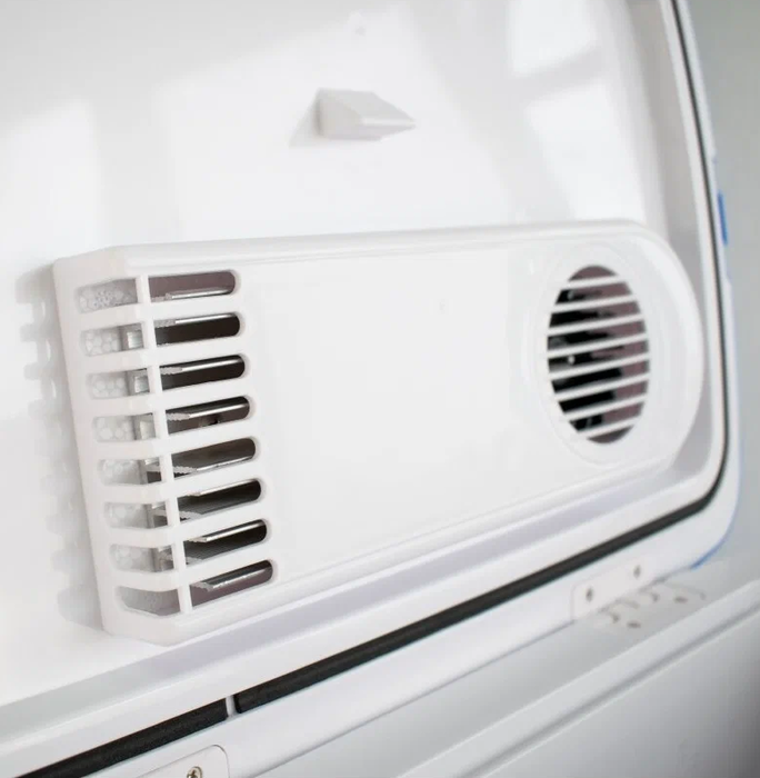 AVS CC-30B 30л 12V/220V (с ручкой и колёсиками) термоэлектрический автохолодильник