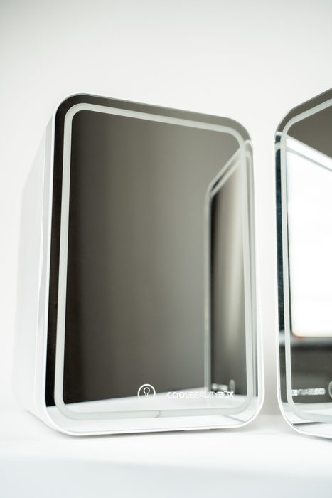 Coolboxbeauty Flash Box серебрянный термоэлектрический автохолодильник