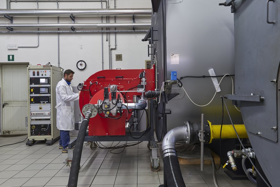 F.B.R GAS P100/M CE TL + R. CE D1"1/2-S газовая горелка