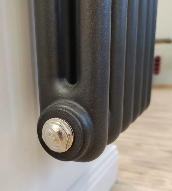 Rifar TUBOG Ventil 2180 DV1 Антрацит 12 секц., нижн. радиатор отопления