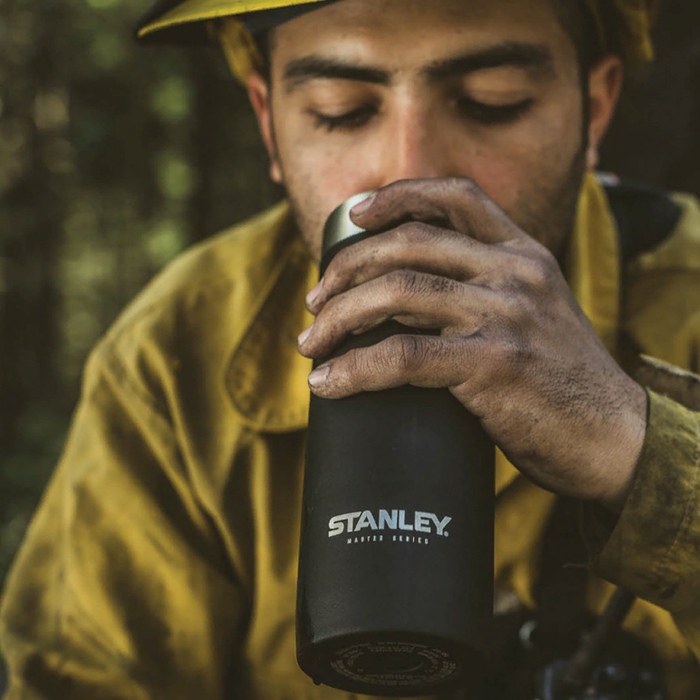 Stanley Master черная (10-02661-018) термокружка