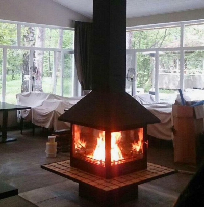 TRAFORART VULCANO CENTRAL со стеклом полка керамика готовый дровяной каминокомплект