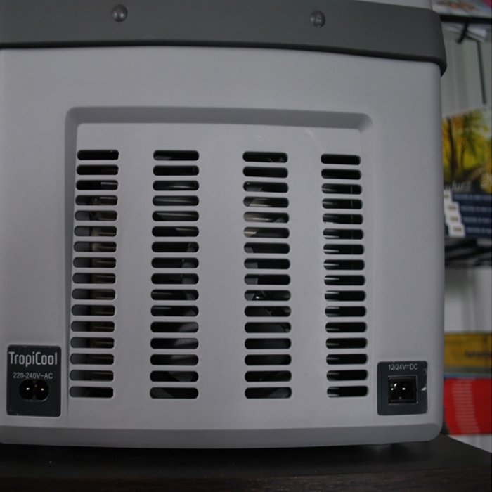 Waeco-Dometic TropiCool TCX-14 С крышкой сверху термоэлектрический автохолодильник